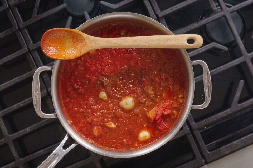  יש מרכיב אחד שהופך רוטב עגבניות לטעים יותר , 