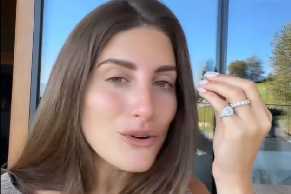 דנה זרמון ,