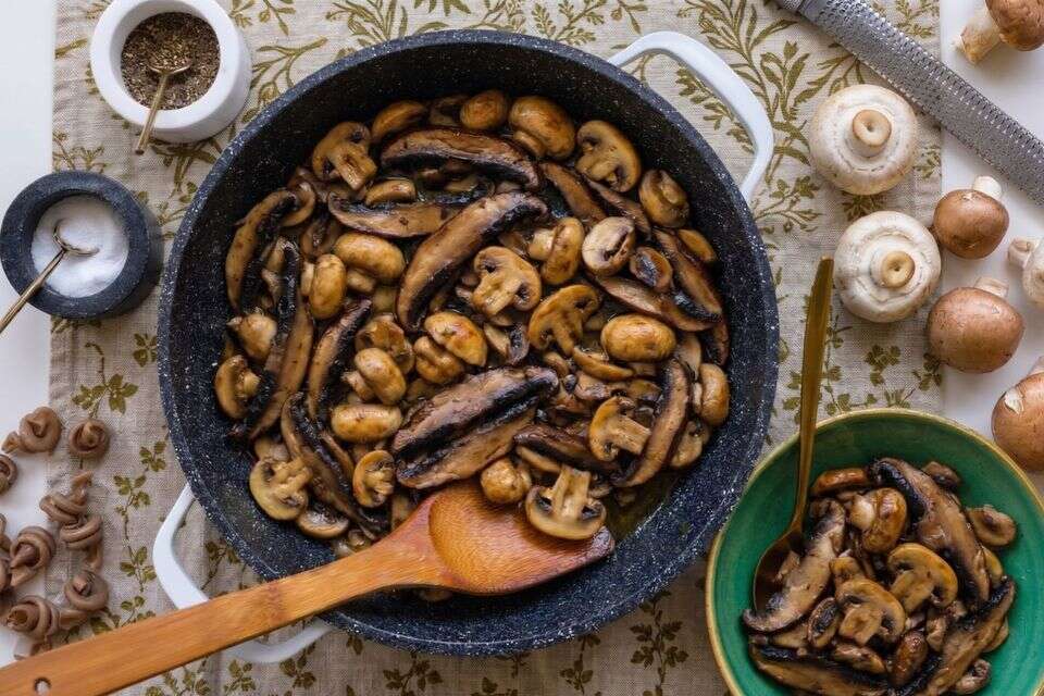 יש דרך נכונה לטגן פטריות , ג'מיני