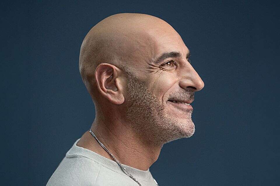 "האמונה תמיד נמצאת שם". קובי מימון , אבישג שאר־ישוב; איפור: איפור: דניאלה בר־דוד