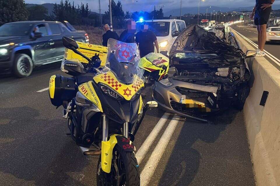 זירת התאונה בה נהרג הגבר בכביש 65 , תיעוד מבצעי מד"א