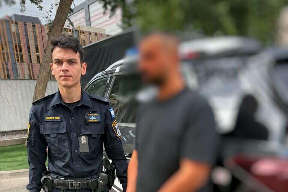 מעצר החשוד, נהג משאית גיזום אצל קבלן של העירייה , דוברות המשטרה