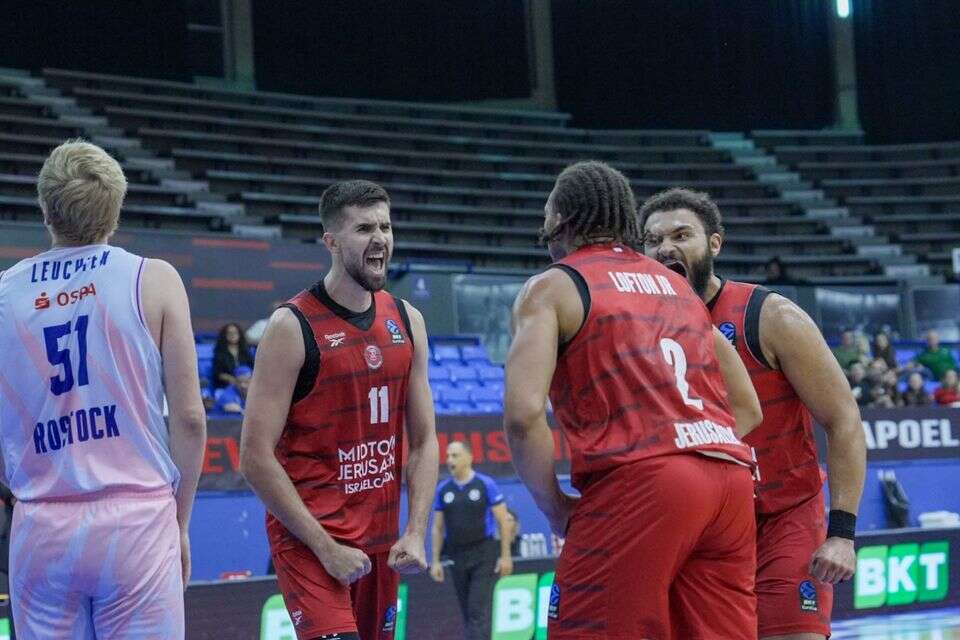שחקני הפועל ירושלים חוגגים , מדיה הפועל ירושלים