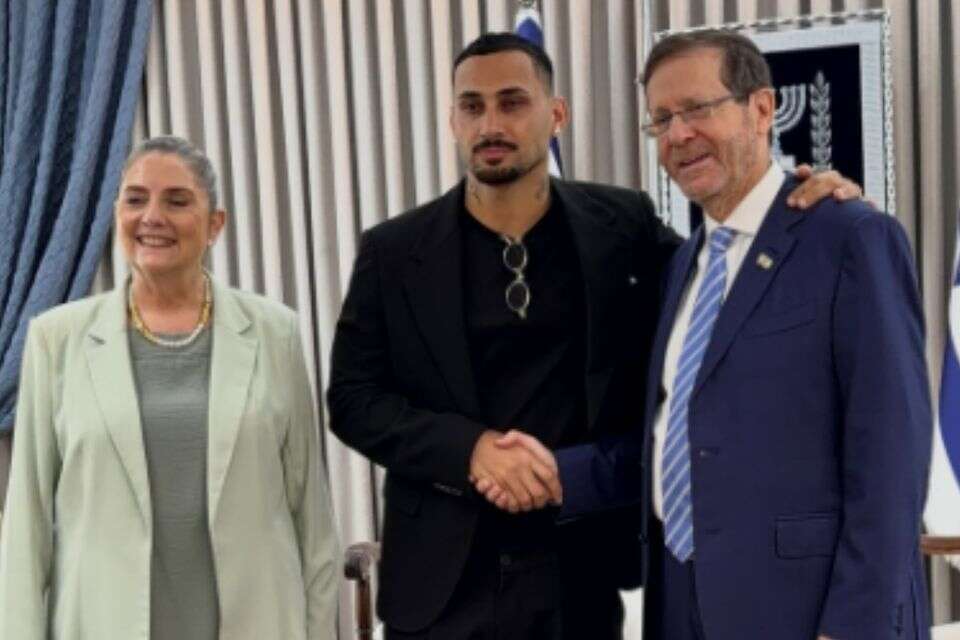 הנשיא, רעייתו וארז איסקוב , עמוד האינסטגרם של ארז איסקוב