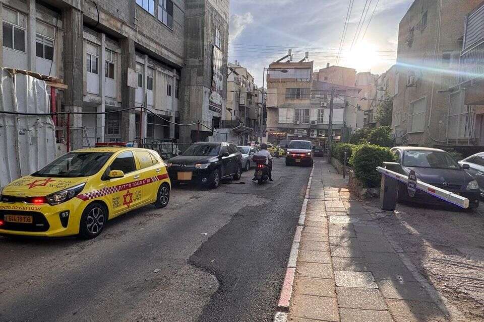 בני ברק. בן 21 נפצע בינוני , מד"א