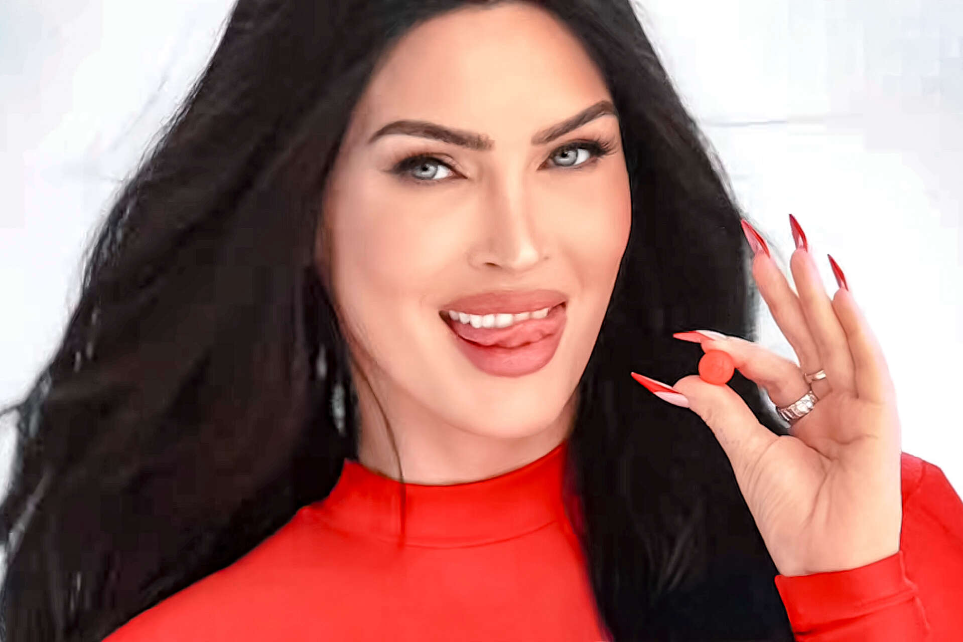מייגן פוקס הפכה לתרופה לבעיות זקפה (וידאו)