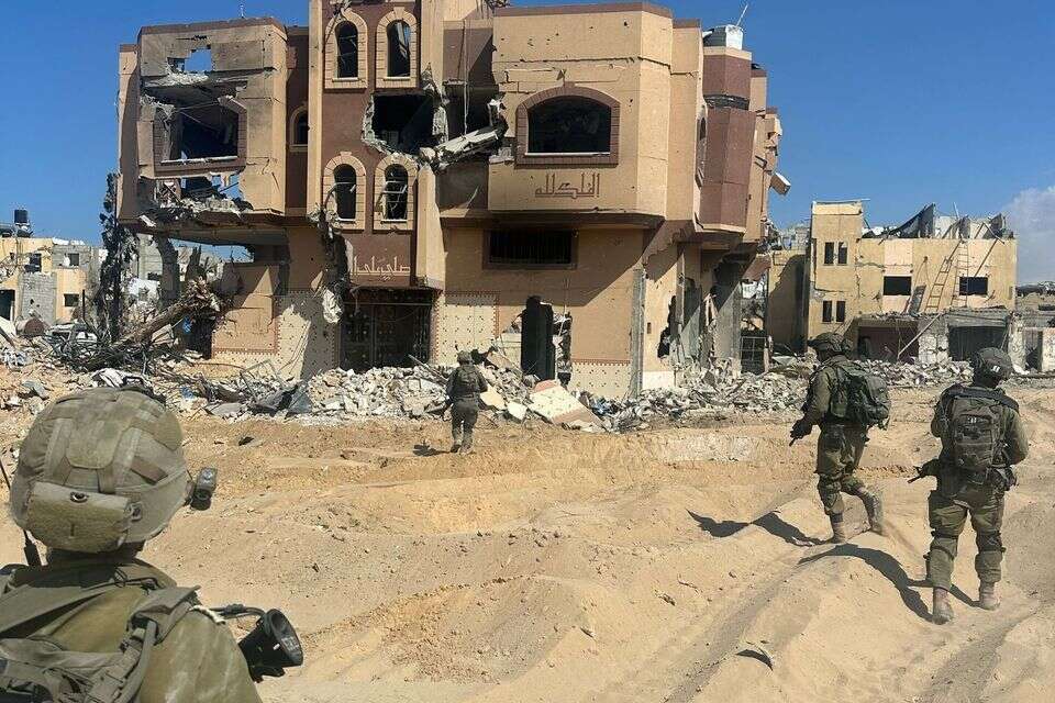 גדוד 450 במהלך הלחימה ברצועת עזה, סמוך לבית שבו חוסל יחיא סינוואר על ידי הגדוד , דובר צה"ל