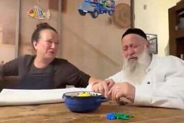 שולי רנד ביקש מצופית גרנט לעצור: "די"
