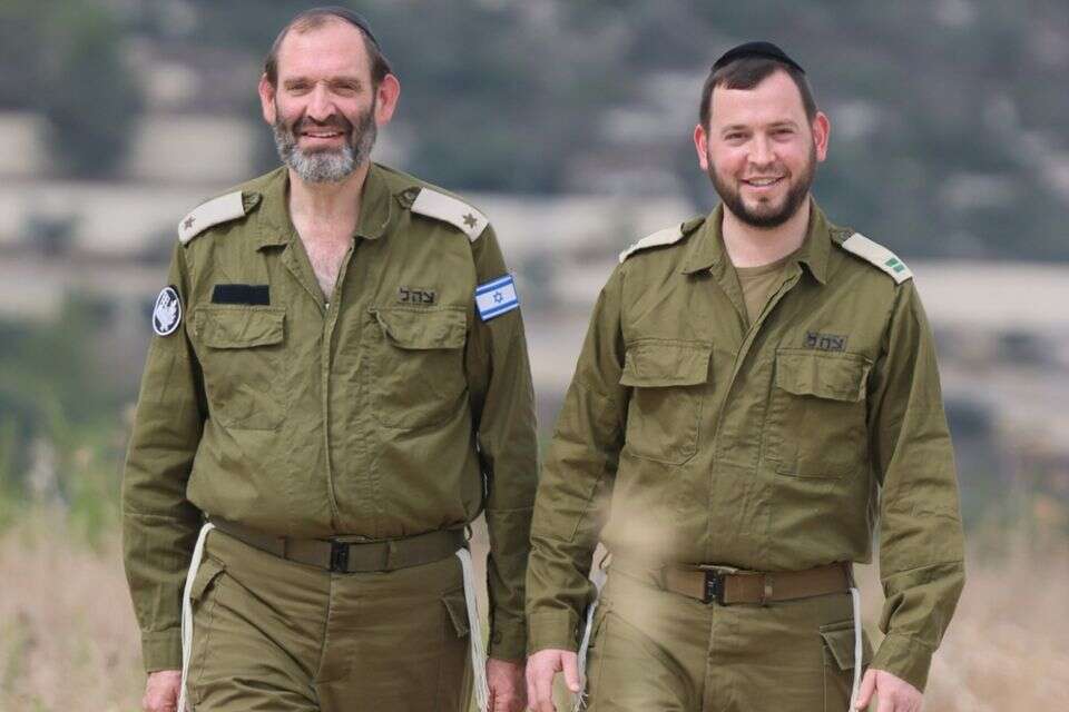האב והבן החרדים שטיפלו בחללים במלחמה: "לפני הכול - משרתים את המדינה"