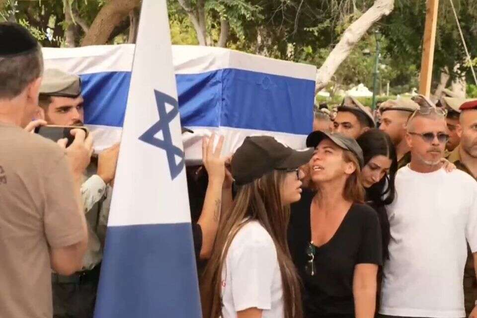 החלה הלווייתו של סרן אליאב חיים צפלמוס , משה בן שמחון