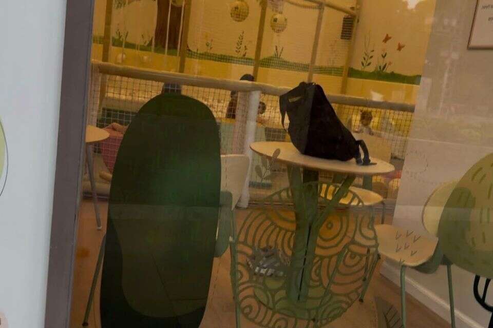 בלום קפה אשקלון, בו נפל הילד , ללא