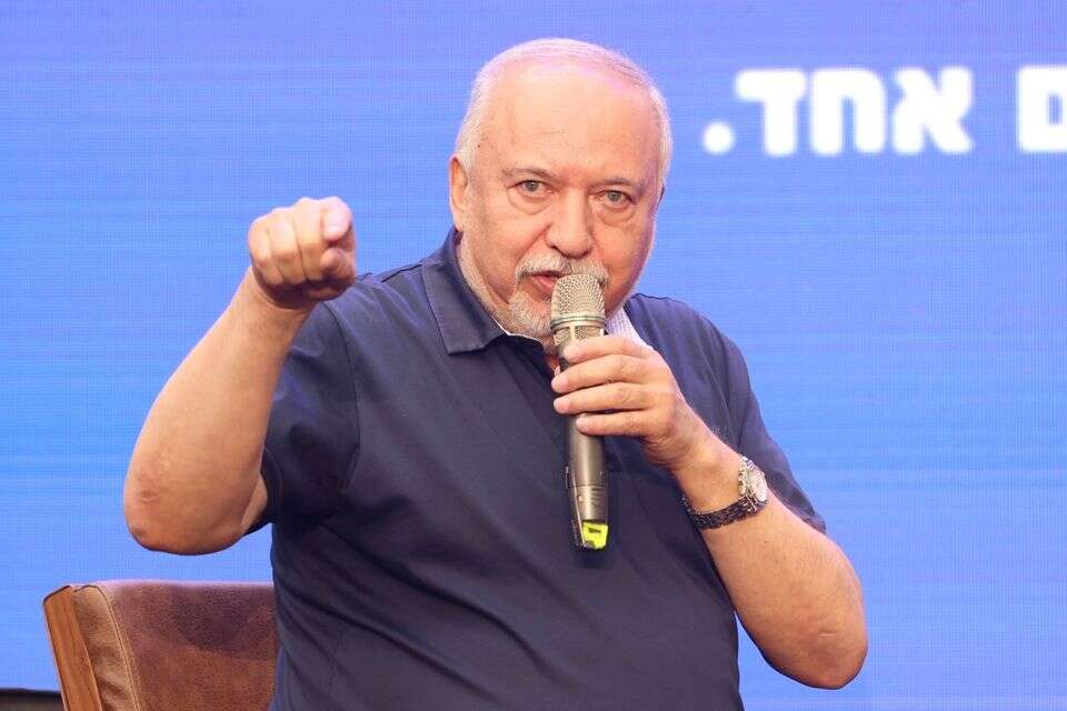 ליברמן בפאנל בכנס הדמוקרטיה בביג פאשן גלילות , קוקו