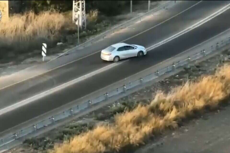 הנהג חוצה בקו הפרדה רצוף בניגוד לחוק , דוברות המשטרה