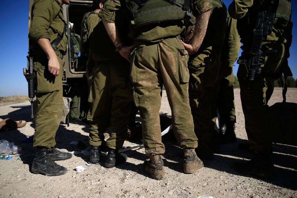 האישום: התגייס לצה"ל בהנחיית מפעיליו (להמחשה, למצולמים אין קשר לנאמר בכתבה) , ללא קרדיט
