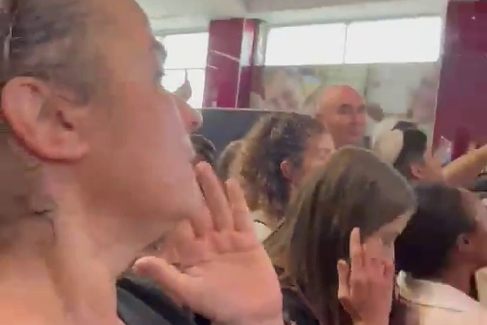 בן ז***! רצחת לי את הילד!": העימות של אם החטוף החלל עם נתניהו , ללא קרדיט