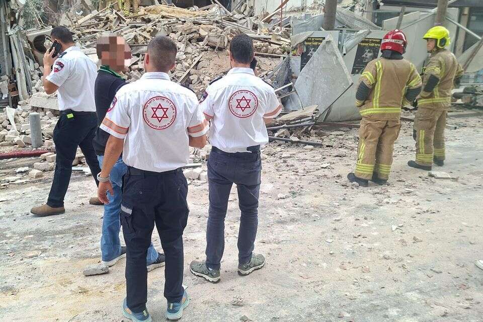 זירת הבניין שקרס בת"א , דוברות מבצעי מ ד"א