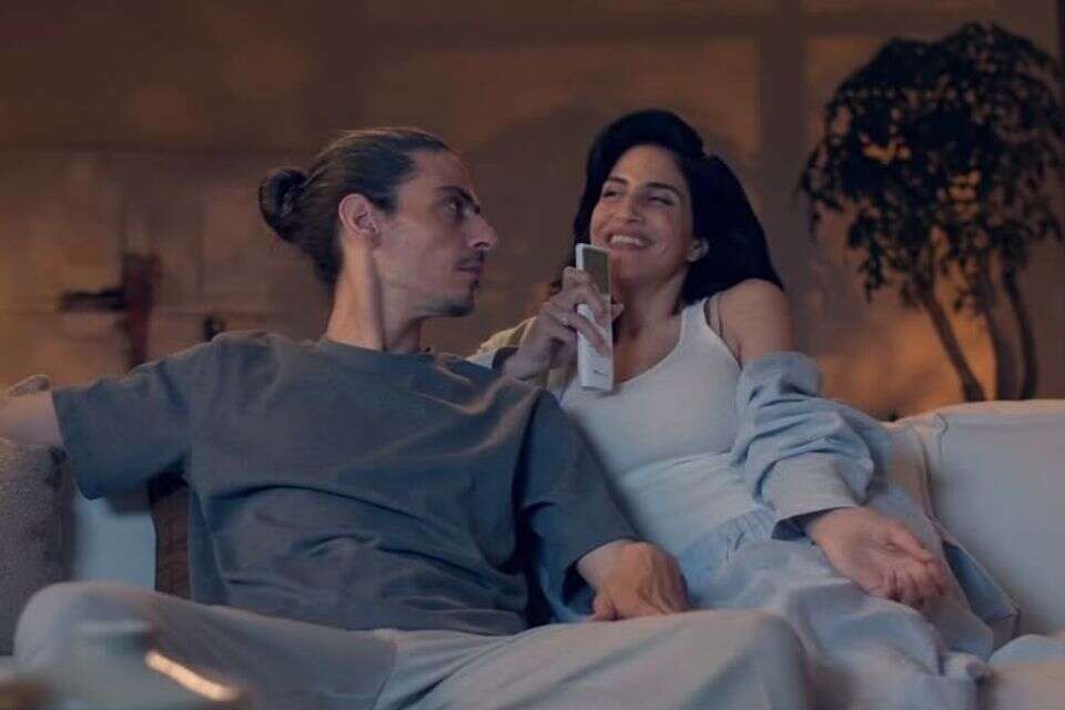 מגי אזרזר חושפת סודות מהבית עם קותי , פרסומת "Family"