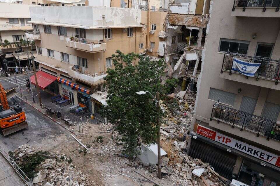 צילום מלמעלה על הבניין שקרס , יהושע יוסף