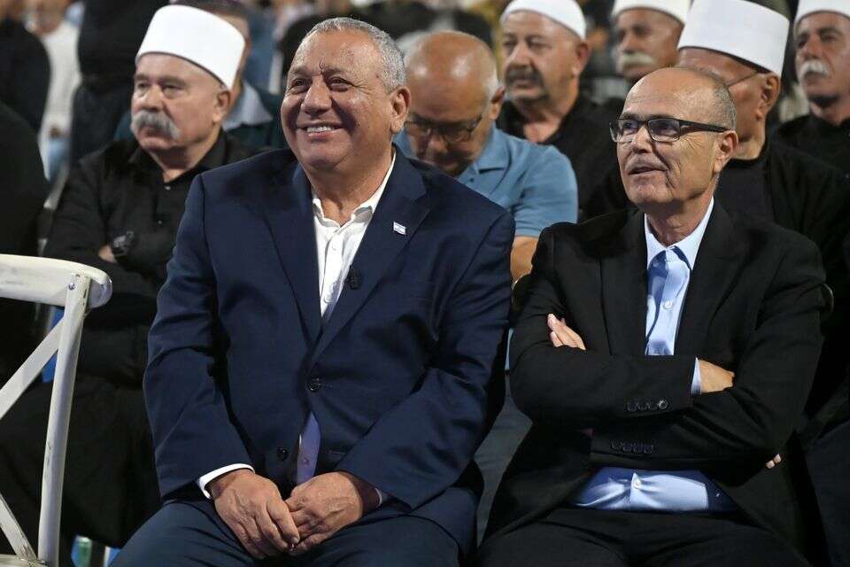 גדי איזנקוט בעספיא , אפרת אשל