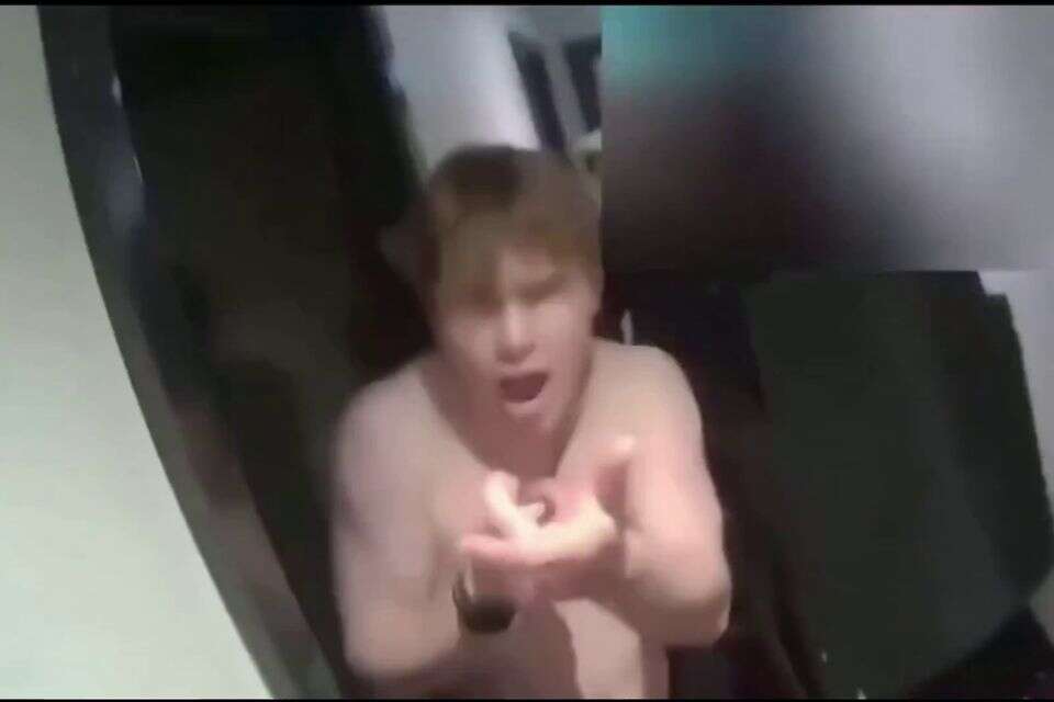 המתנקש הנורבגי של איראן נעצר בבריטניה ,