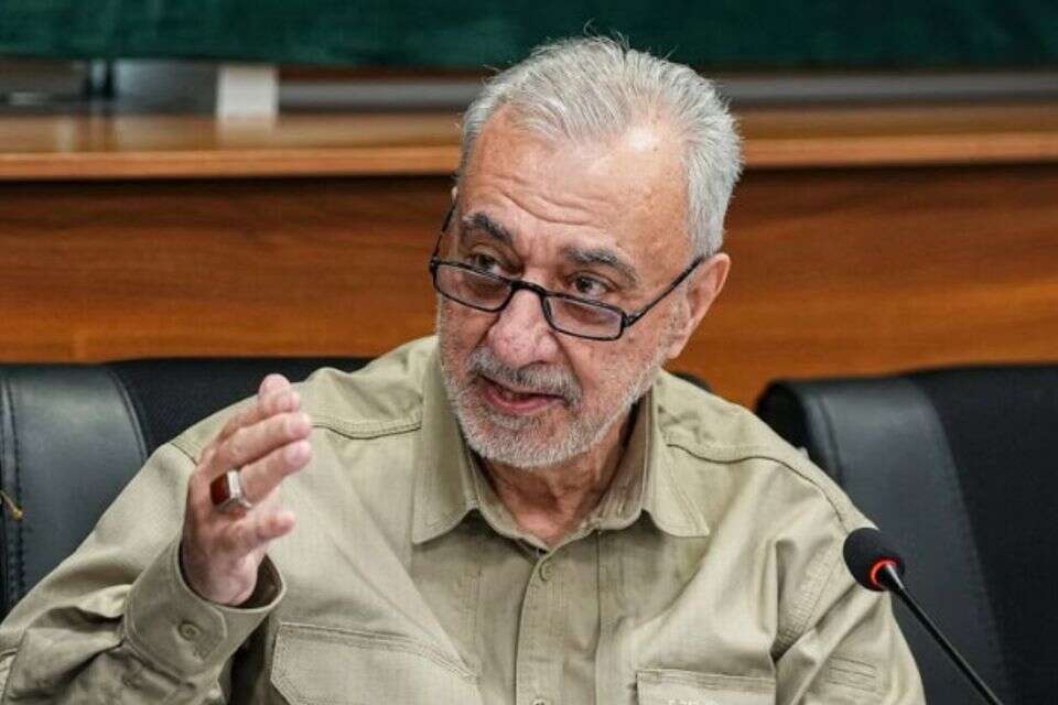 שר ההגנה האיראני הנבחר, מהרדאד אח'לאקי קתאבצ'י , ללא