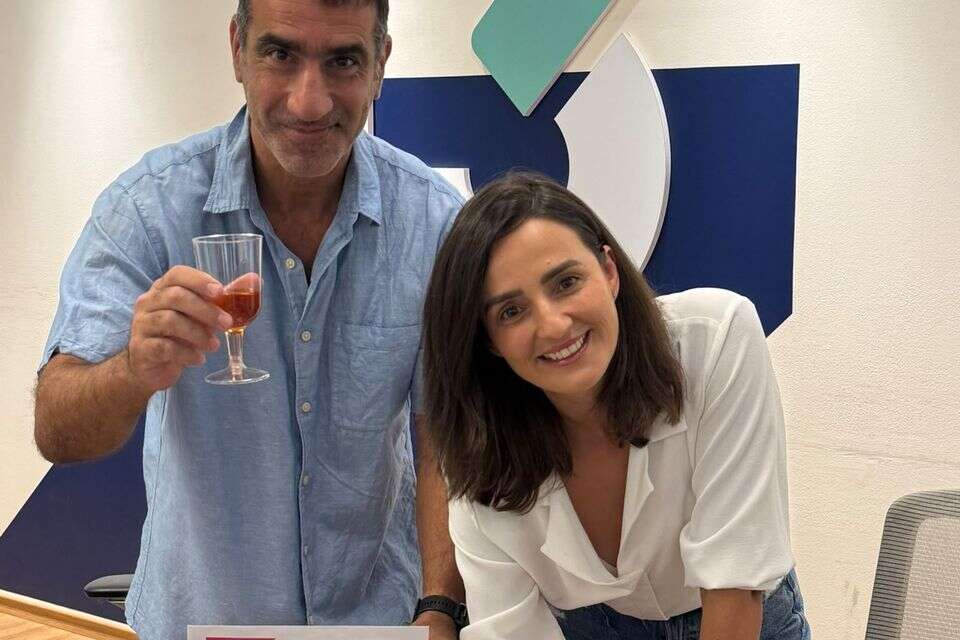 אורי ואנה בנאי הגיעו לקחת את הפרס  , רשת 13 