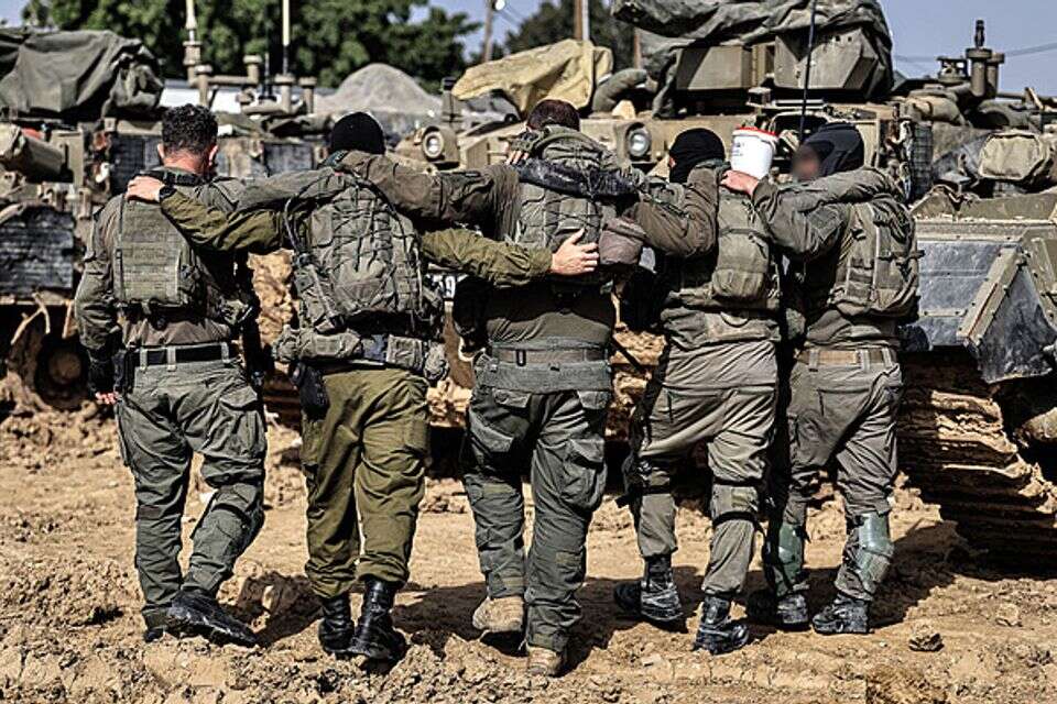 חיילי המילואים של חטיבת אלכסנדרוני שהשתתפו במבצע להחזרת גופתו של החלל החטוף רן גויאלי , ללא
