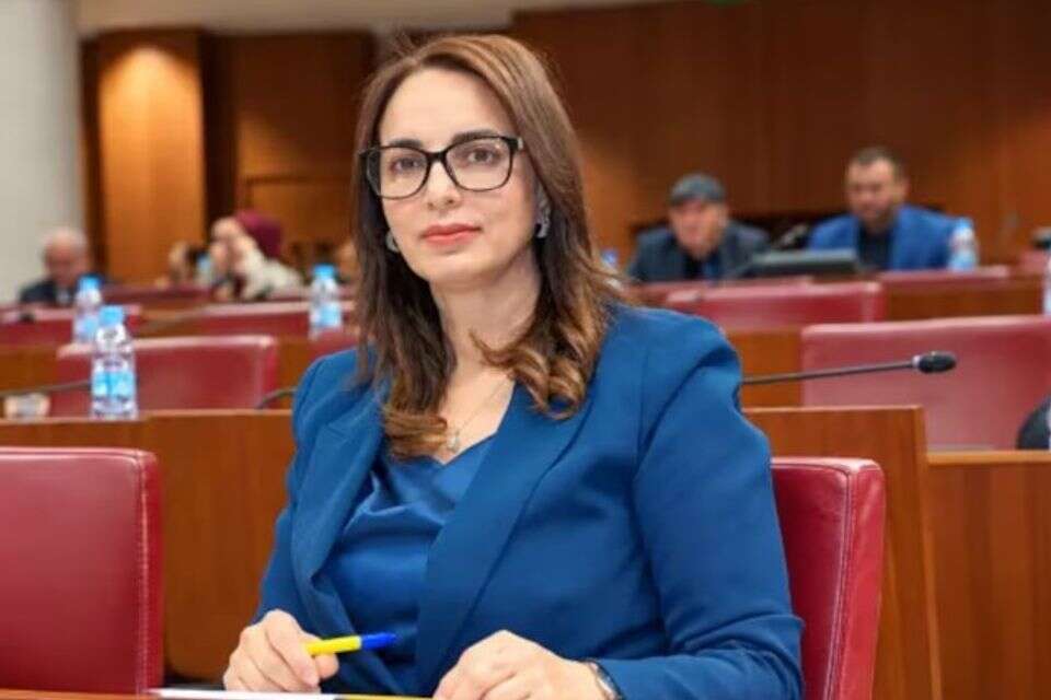 ,