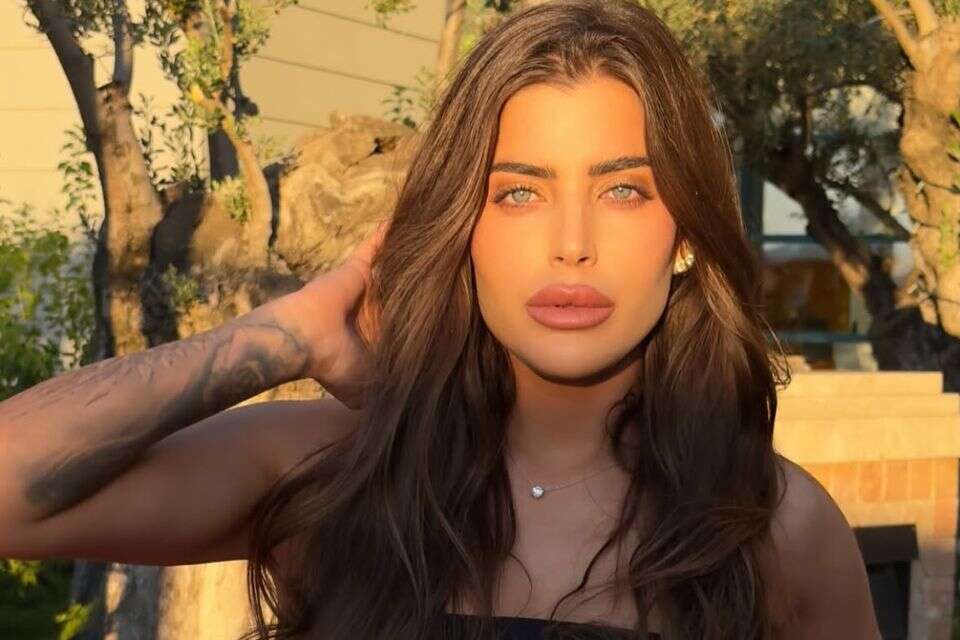 ספיר בורגיל פותחת הכל , אינסטגרם