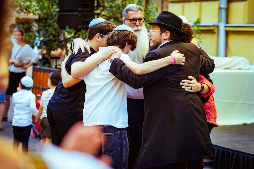 הנערים בבודפשט , EMIH