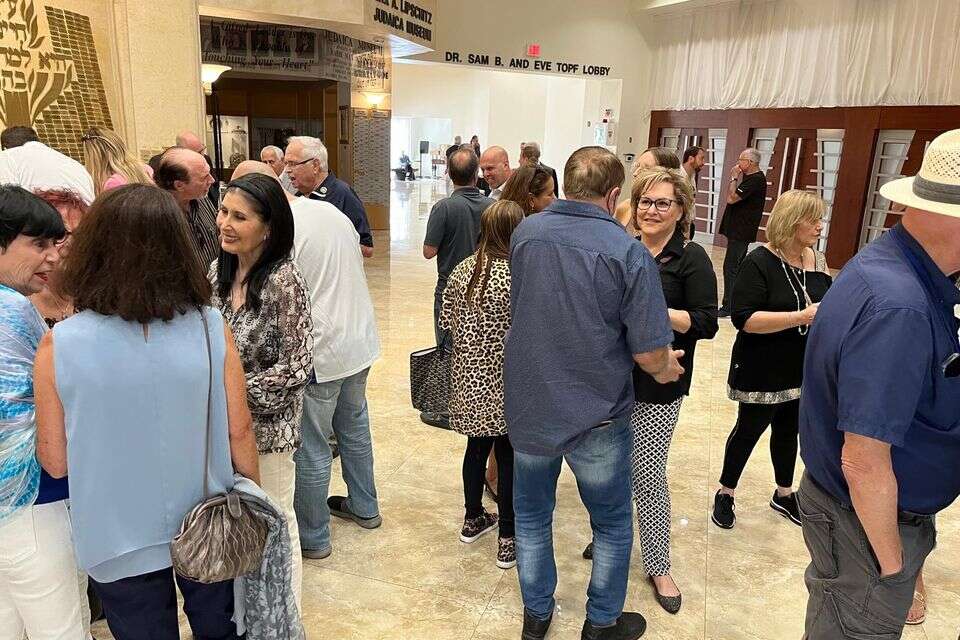 ישראלים בניו יורק. הוויכוחים הפוליטיים לא עוצרים בגבולות ישראל , פרלמנט הישראלים במיאמי