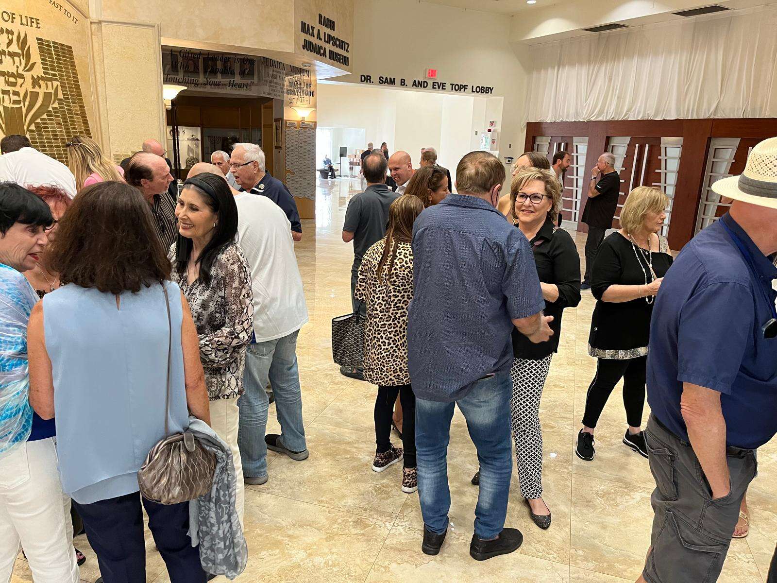 הוויכוחים הפוליטיים לא עוצרים בגבולות ישראל , פרלמנט הישראלים במיאמי