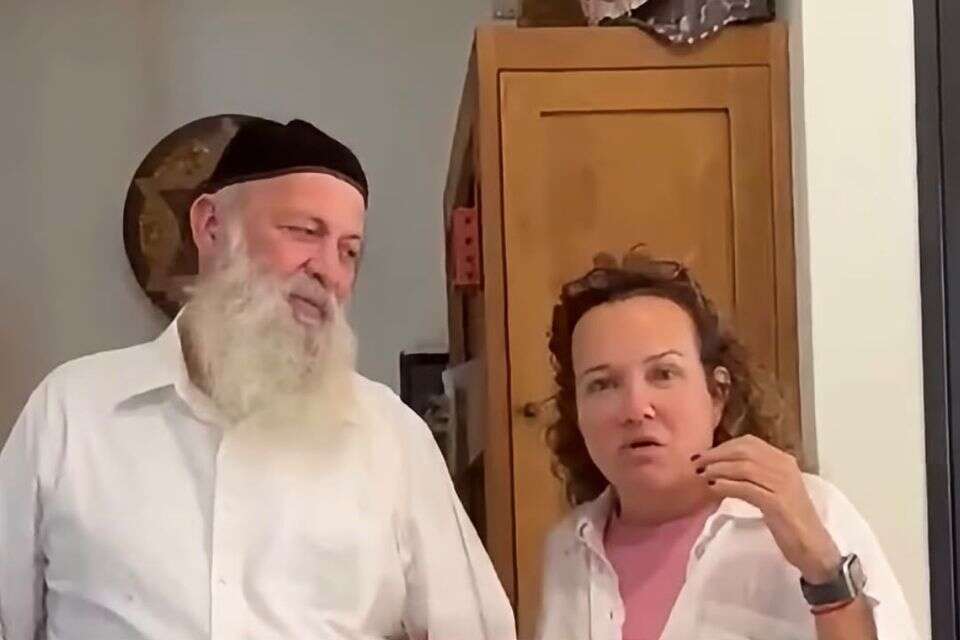 נסיעה מטלטלת שבשיאה נדרשה לשינוי. צופית גרנט עם בעלה שולי רנד ,