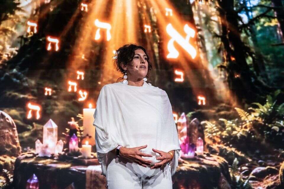 אליסיה , Máté Fülöp
