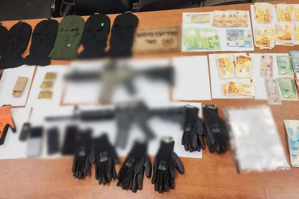 תיעוד כספים ותחמושת שנתפסו על ידי המשטרה , דוברות המשטרה