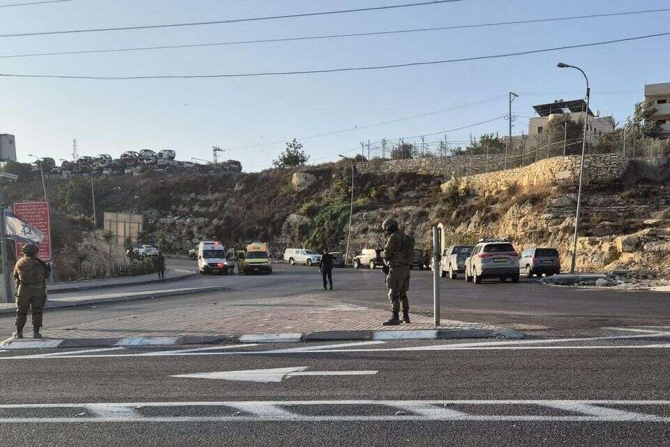 זירת פיגוע הירי בצומת יהודה. 4 פצועים, שני מחבלים חוסלו , TPS