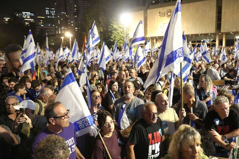 שלושה ימים לפני הבחירות: עצרת בכיכר החטופים , גדעון מרקוביץ'
