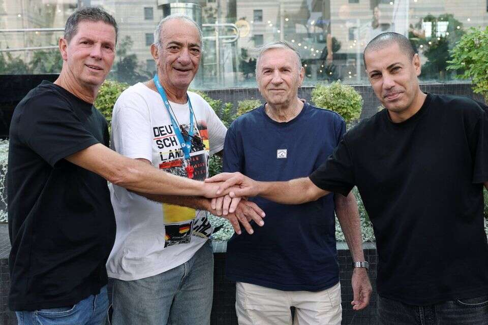 משמאל לימין: אייל צור, יצחק בן יצחק, אריה פרוסט, לירן ליאני , אלן שיבר
