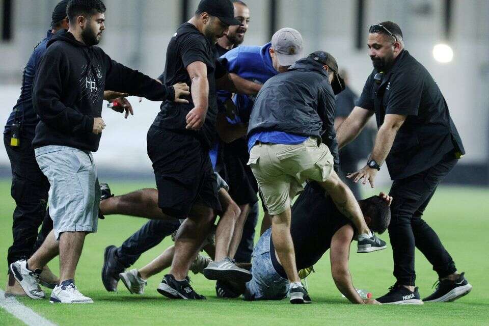 התגרה האלימה בין אוהדי בית"ר ירושלים להפועל פתח תקווה , אלן שיבר
