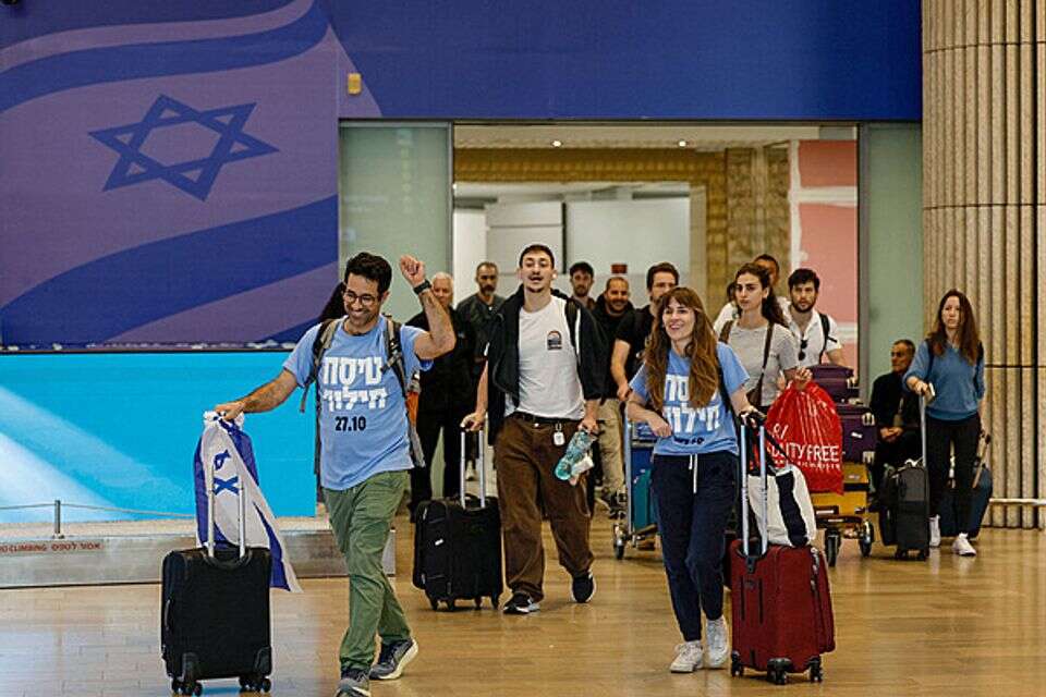 ישראלים שהגיעו לישראל כדי להשתתף בבחירות , רויטרס
