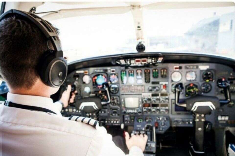 גם למי שמופקדים על בטיחות הטיסה יש מגבלות אנושיות , שימוש לפי סעיף 27א' לחוק זכויות יוצרים