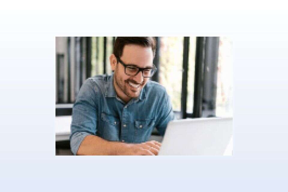 משקפיים לכל דורש , באדיבות אופטיקה הלפרין