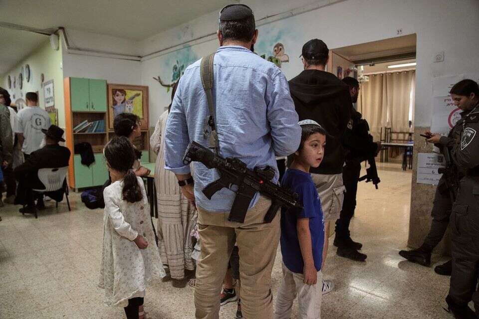 תור לקלפי , AP Photo/Leo Correa
