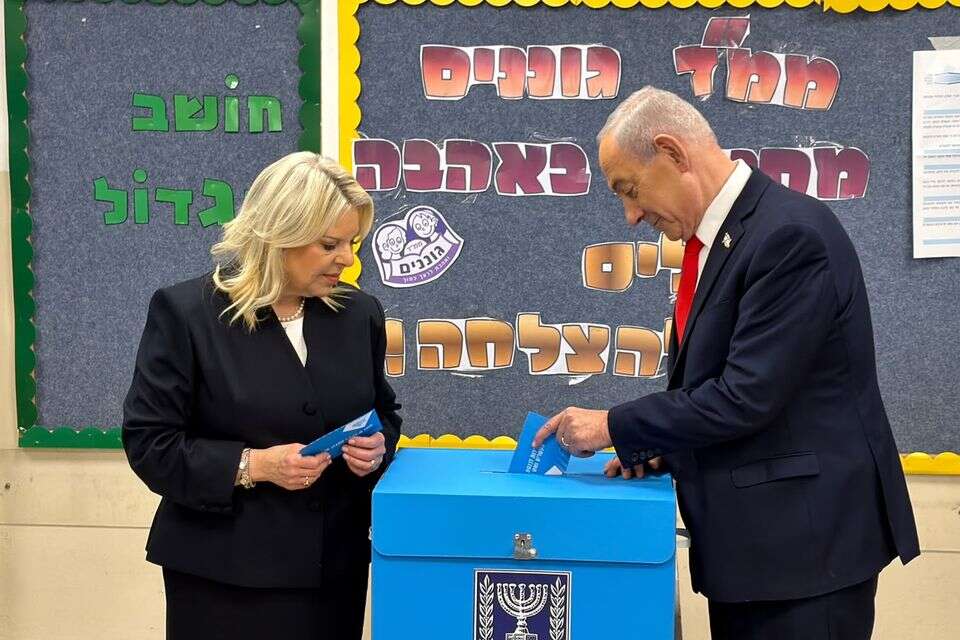 ראש הממשלה ורעייתו מצביעים , דוברות ראש הממשלה