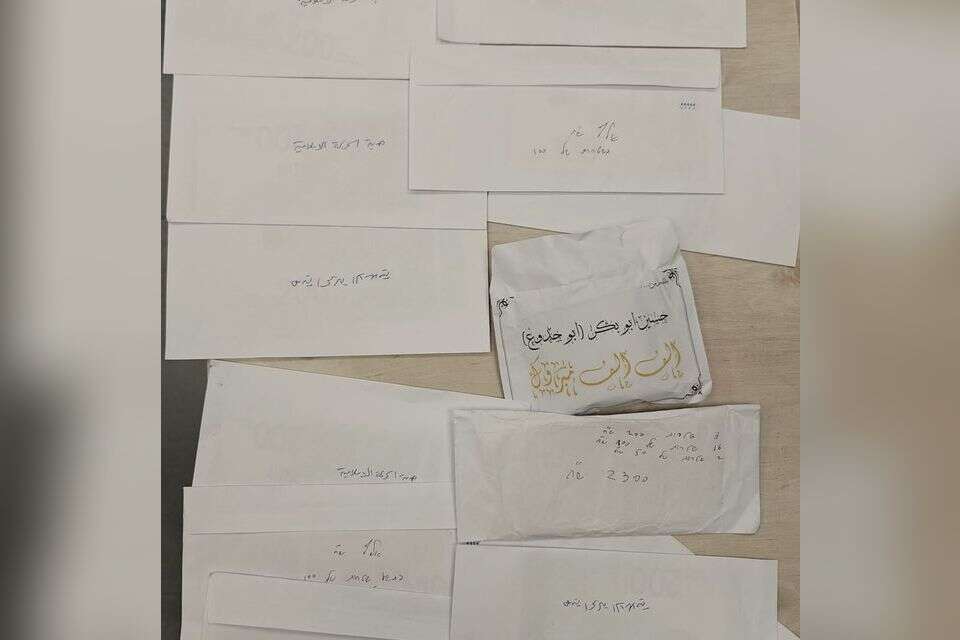 המעטפות שנתפסו , דוברות המשטרה