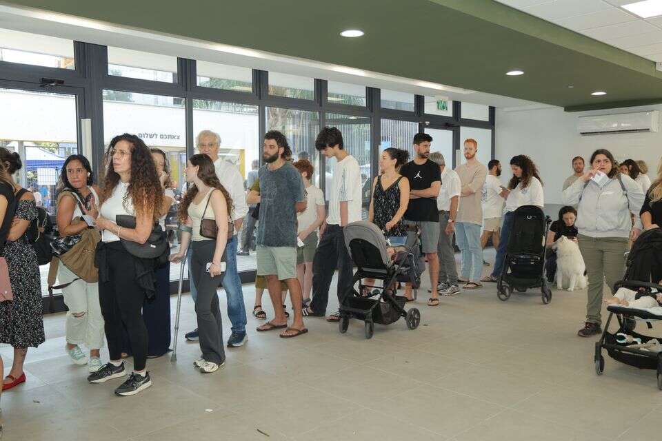 תורים ארוכים בקלפי בתל אביב , משה שי