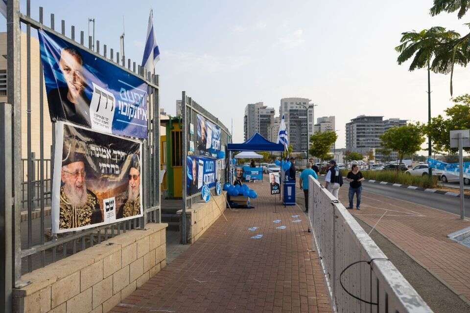 נקודת הצבעה לבחירות באשדוד , לירון מולדובן