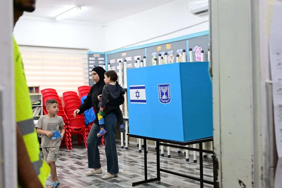 מצביעים בטייבה. אחוז הצבעה גבוה ביישובים ערביים , יוסי זליגר