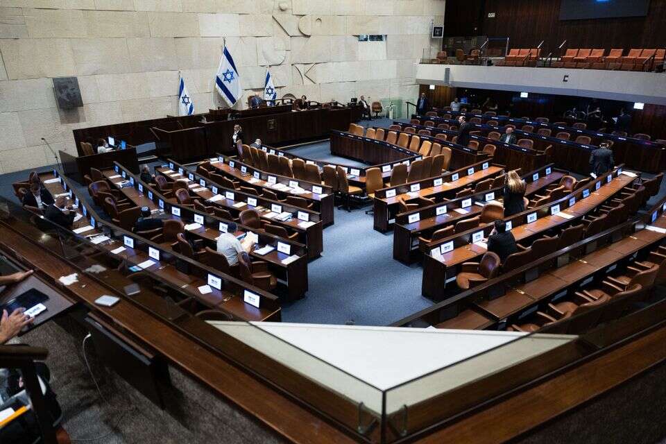 היסטוריה של סכנה. מליאת הכנסת , אורן בן חקון