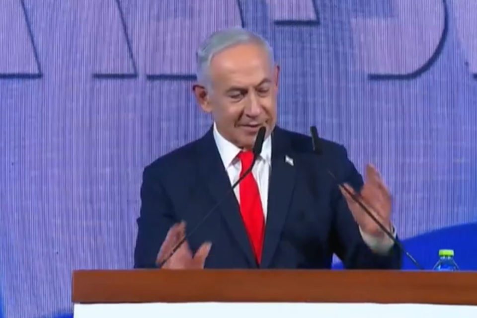 ."אני רוצה להודות לבורא עולם שנותן לי כוח להמשיך". בנימין נתניהו , .אורן בן חקון